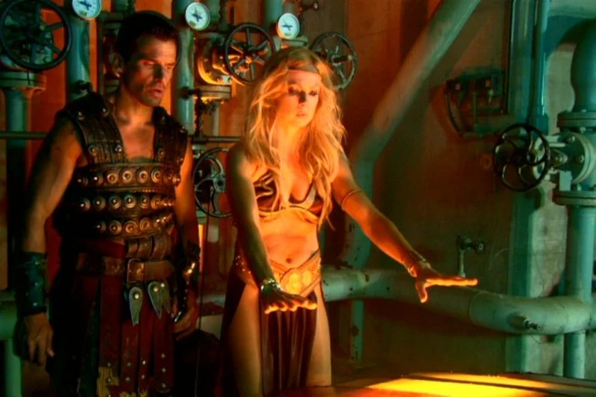 Antonio Sabato Jr. y Traci Lords en una-princesa-de-marte
