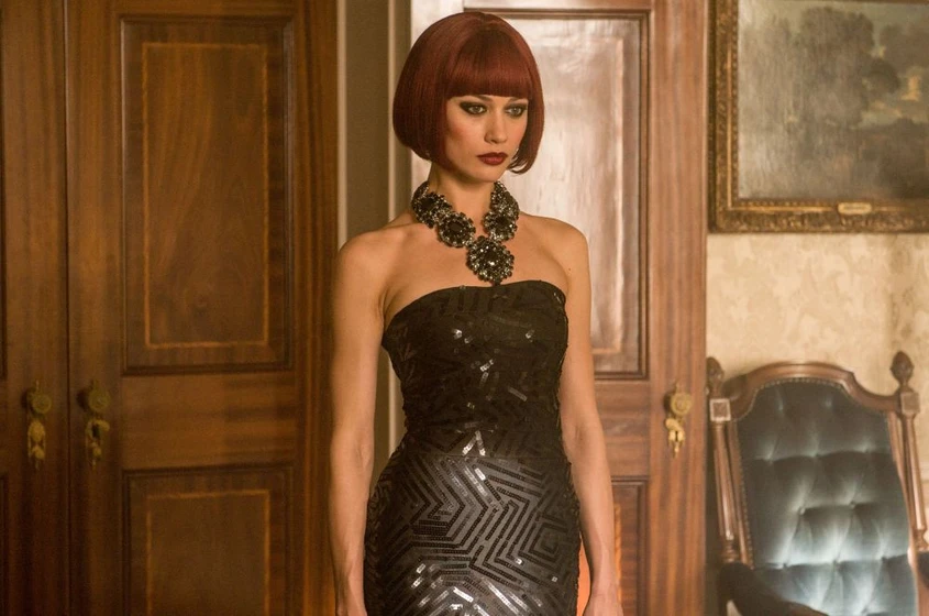 Olga Kurylenko en la-conspiracion-de-noviembre