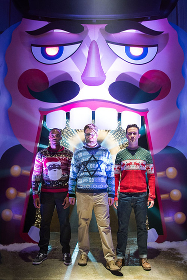 Joseph Gordon-Levitt, Seth Rogen y Anthony Mackie en Los Tres Reyes malos