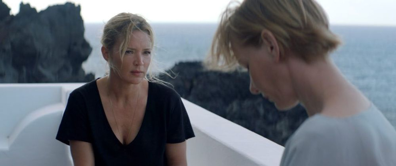 Virginie Efira en El Reflejo de Sibyl