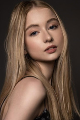 picture of actor Lacey Oake