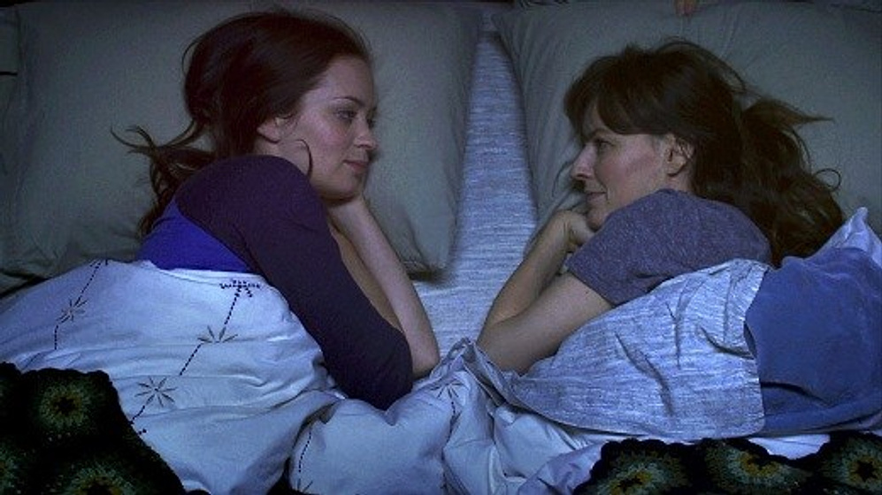 Emily Blunt y Rosemarie DeWitt en El Amigo de mi hermana