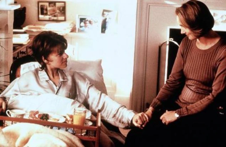 Sandra Bernhard y Victoria Longley en dallas-doll