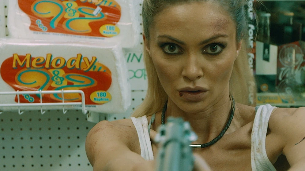 Gia Skova en The Serpent