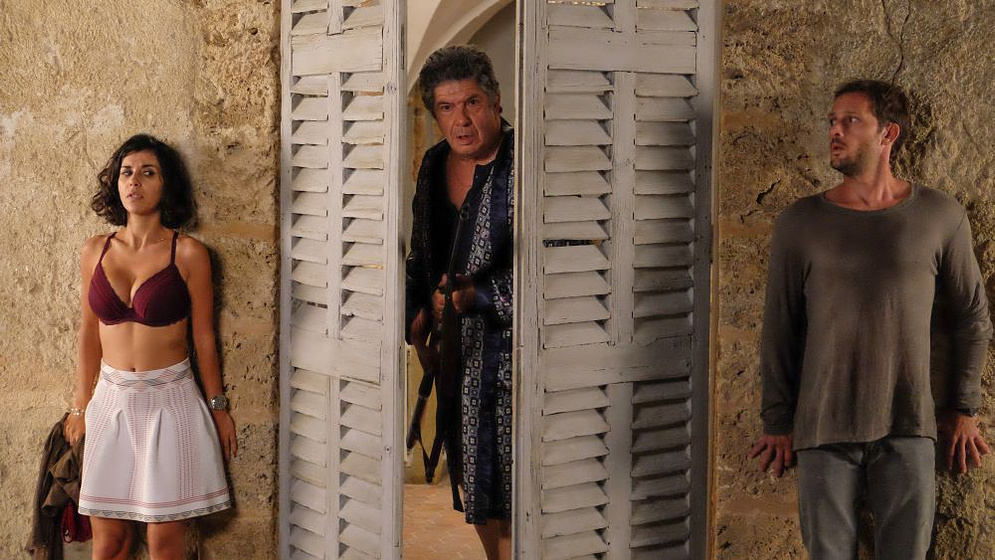 Nicolas Duvauchelle, Reem Kherici y Lionnel Astier en La Wedding planner