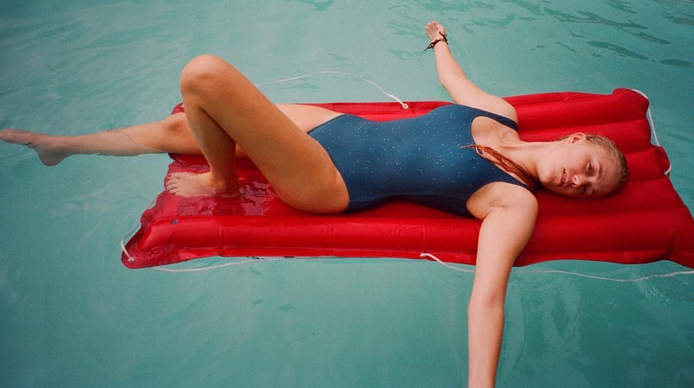 Maika Monroe en mi-vida-en-palos-verdes