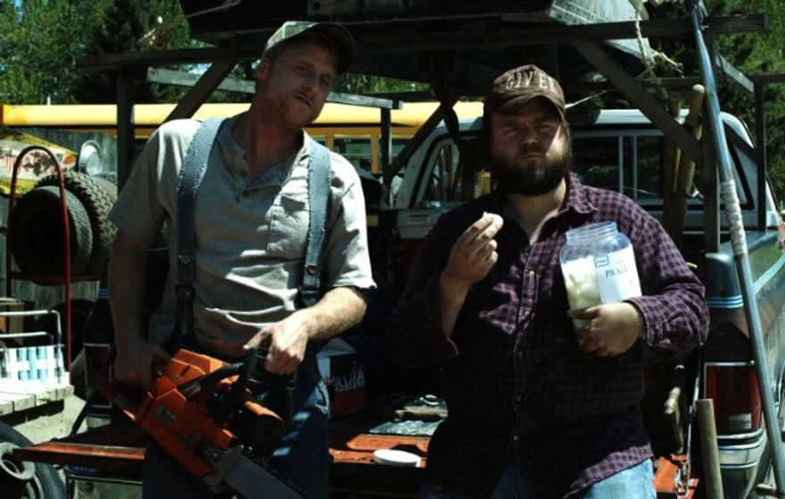 Tyler Labine y Alan Tudyk en tucker-dale-vs-evil