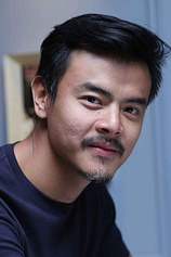 picture of actor Dion Wiyoko