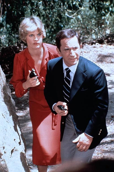 Don Adams y Andrea Howard en El Disparatado Super Agente 86