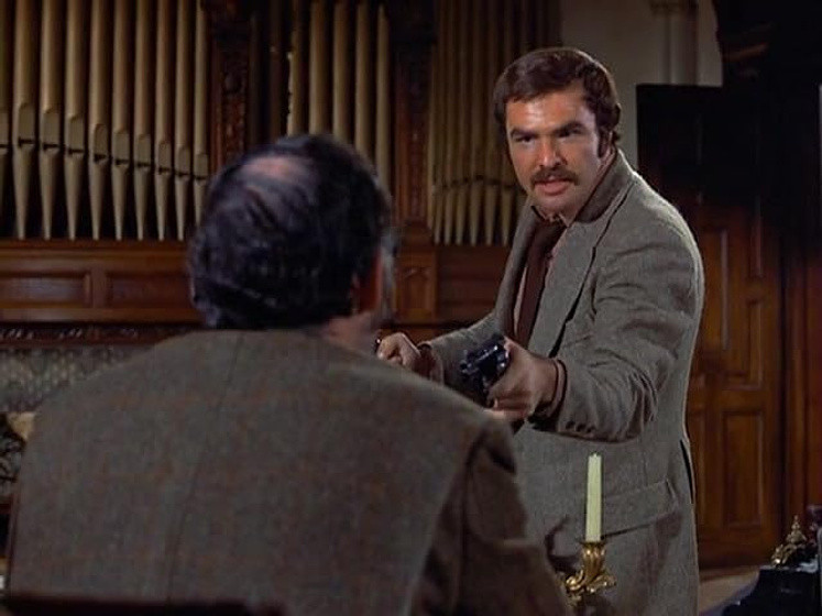 Burt Reynolds en Shamus, Pasión por el Peligro