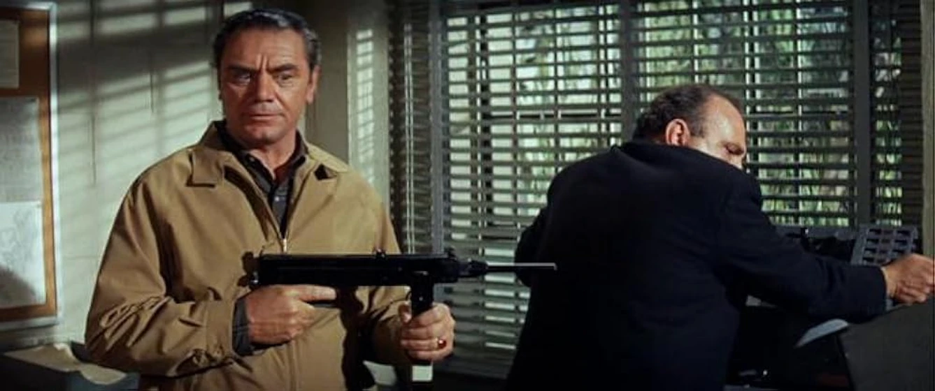 Ernest Borgnine en el-reparto