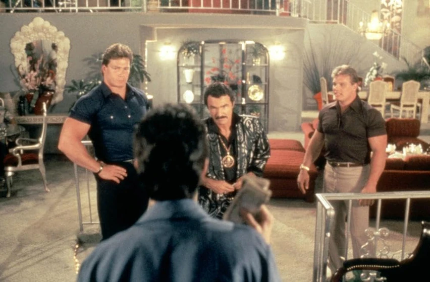 Burt Reynolds, Neill Barry, Peter Koch y Joe Klecko en acorralado-en-las-vegas