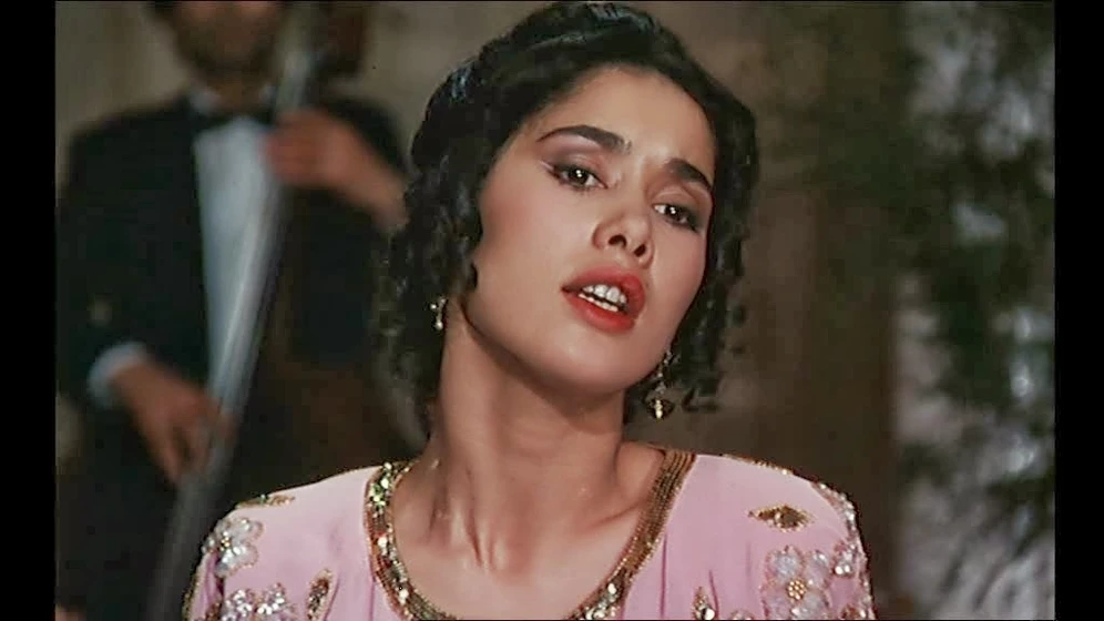 Hind Sabri en los-silencios-del-palacio