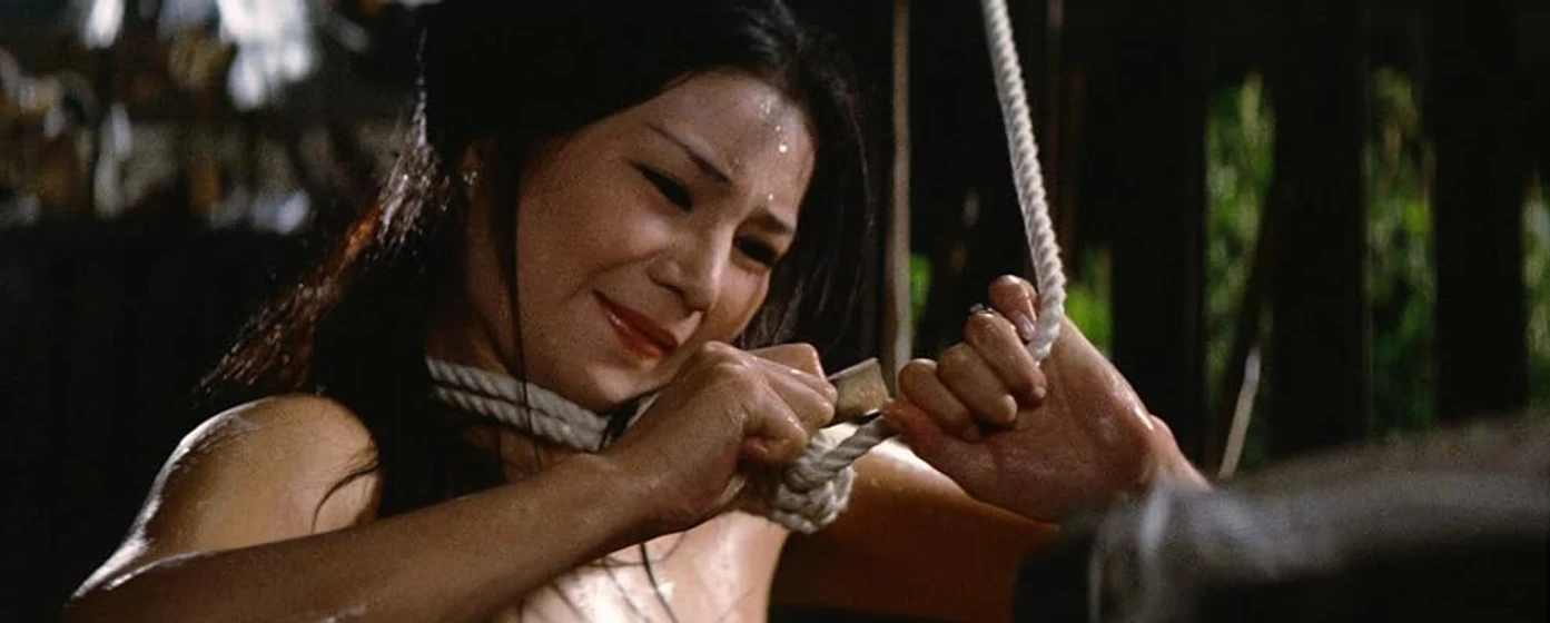 Naomi Tani en una-esposa-sacrificada