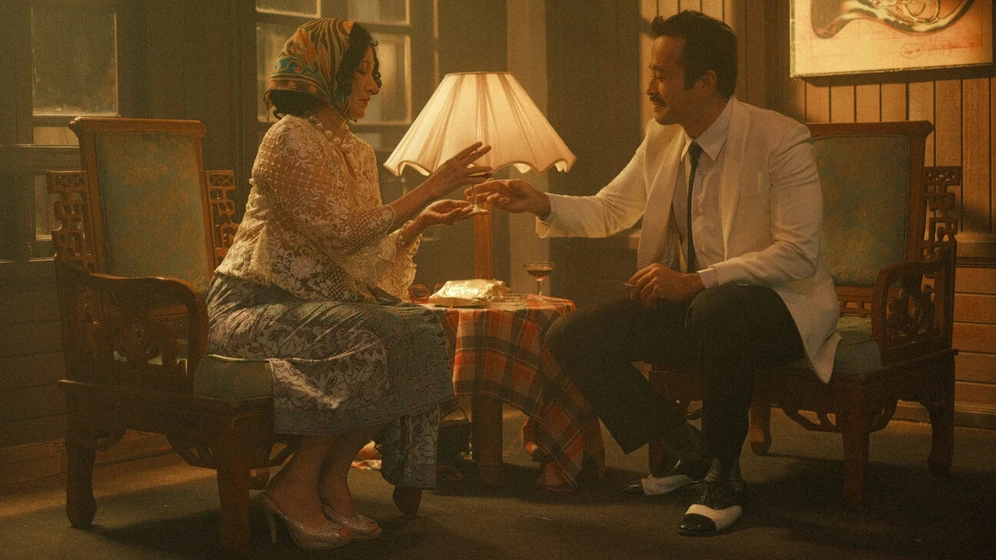 Tony Eusoff y Sofia Jane en finding-ramlee