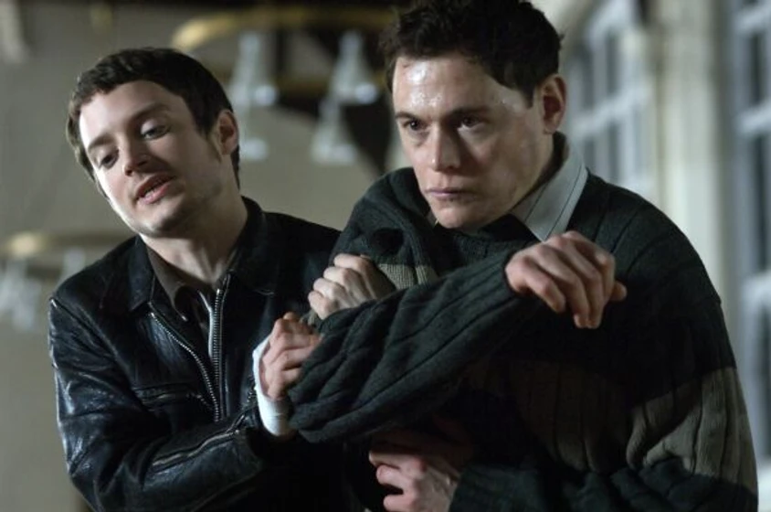 Elijah Wood y Burn Gorman en los-crimenes-de-oxford