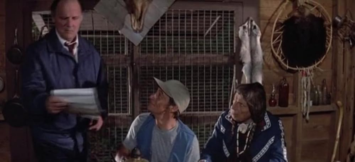 John Vernon, Jim Varney y Iron Eyes Cody en ernest-goes-to-camp