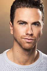 picture of actor Richard Fleeshman