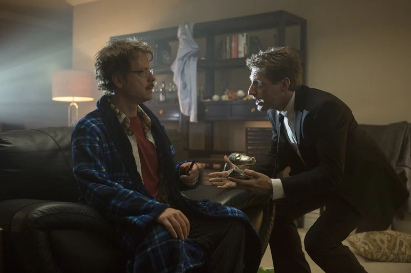 Greg Kinnear y Fran Kranz en el-asesinato-de-un-gato