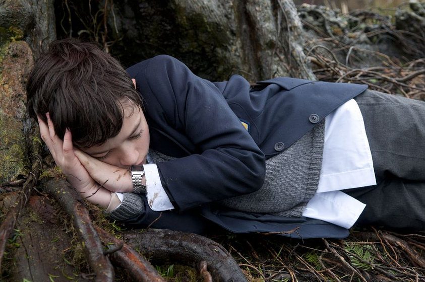 Lewis MacDougall en Un Monstruo viene a verme