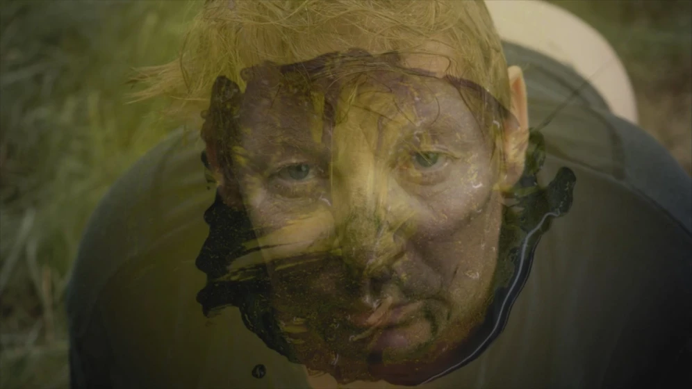 Ben Becker en yellow