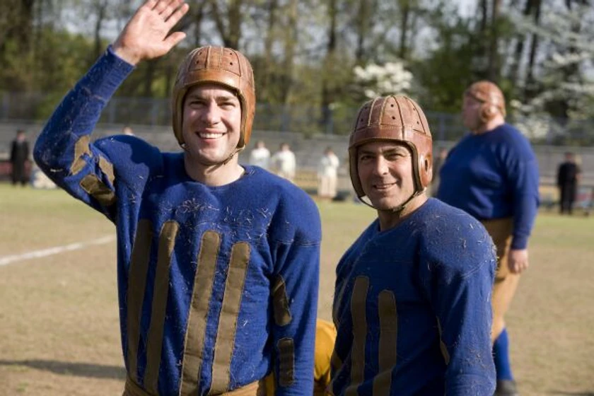 George Clooney y John Krasinski en Ella es el partido