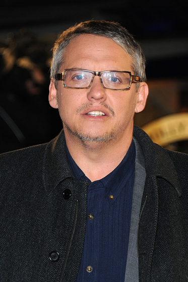 Adam McKay en Los Amos de la Noticia (Premiere en Londres. Diciembre 2013)