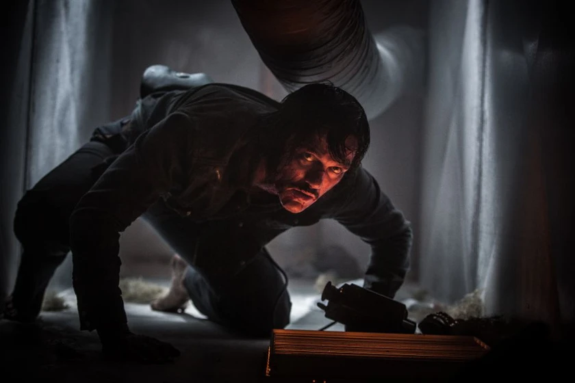 Luke Evans en high-rise