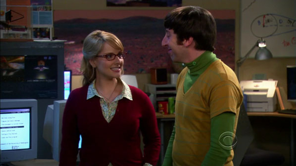 Simon Helberg y Melissa Rauch en The Big Bang Theory