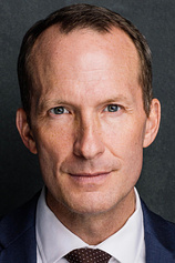 picture of actor Ian Lyons