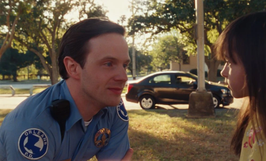 Mark O'Brien y Sydney Kowalske en blue-bayou