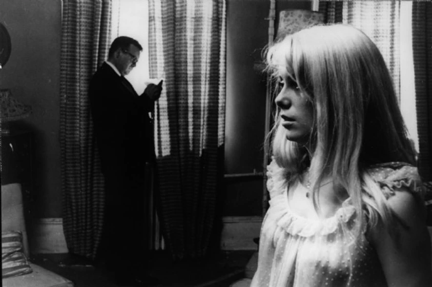 Catherine Deneuve y Patrick Wymark en repulsion