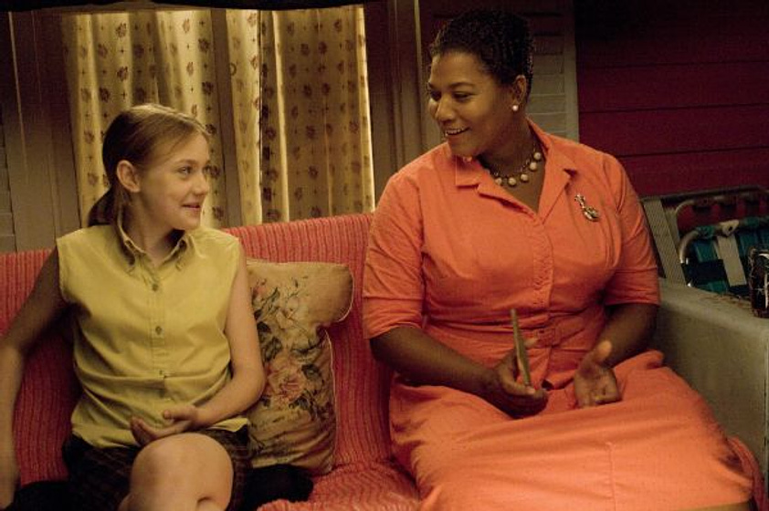 Dakota Fanning y Queen Latifah en La Vida Secreta de las abejas