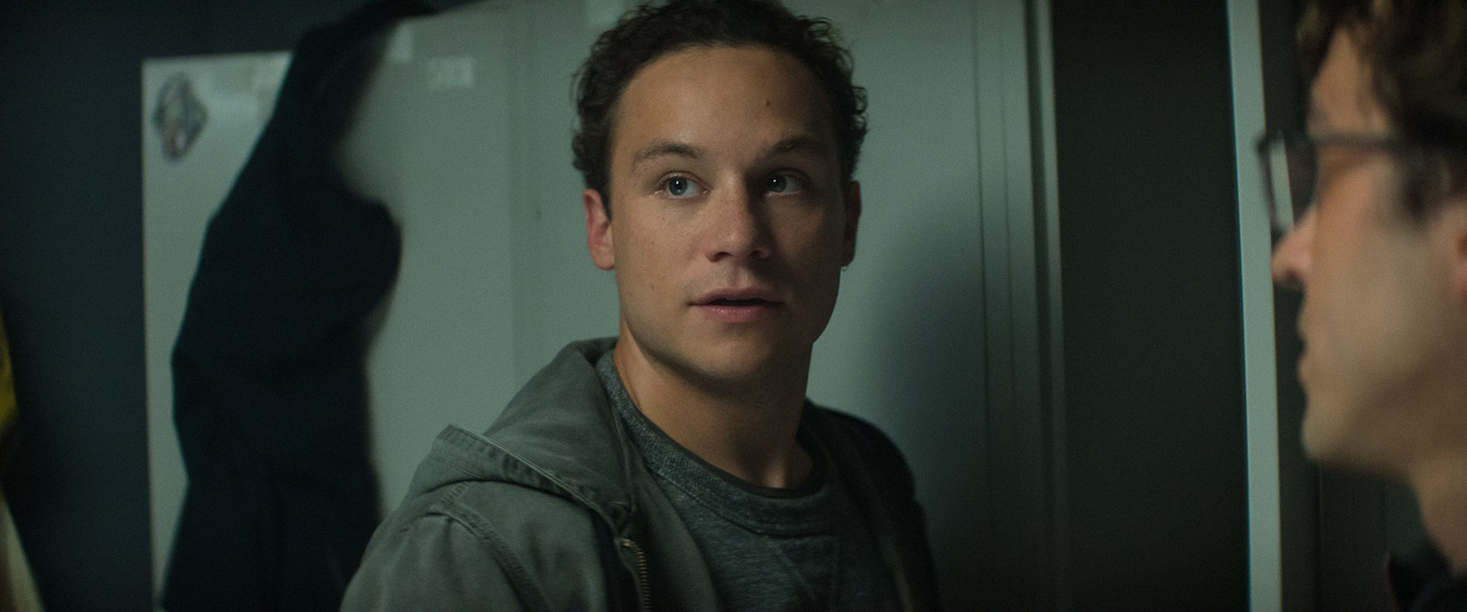 Finn Cole en Sin Oxígeno