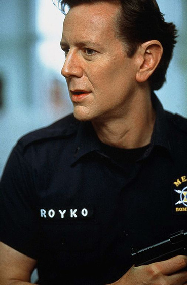 Judge Reinhold en El Asesino del Marcapasos