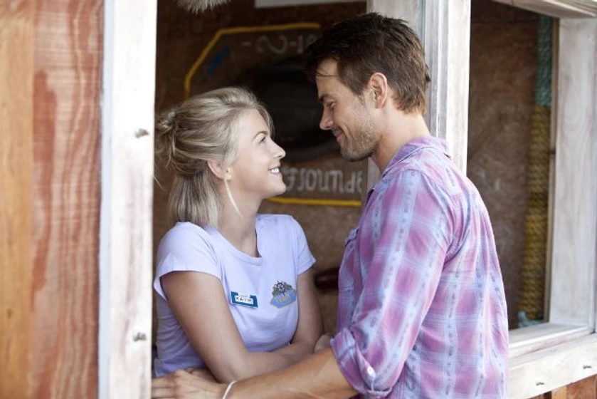 Josh Duhamel y Julianne Hough en un-lugar-donde-refugiarse