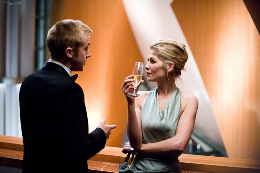 Ryan Gosling y Rosamund Pike en Fracture