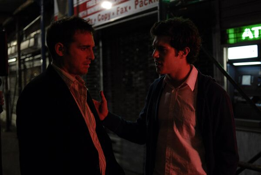 Josh Lucas y Adam Brody en Death in Love