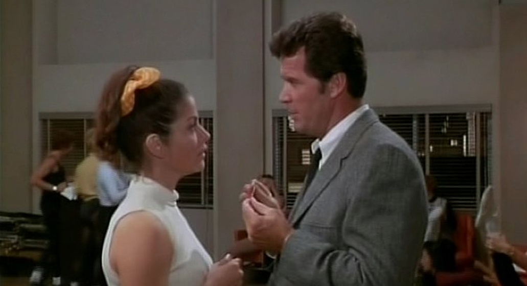 James Garner en Marlowe, Detective muy Privado