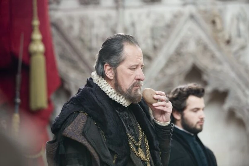 Geoffrey Rush en elizabeth-la-edad-de-oro