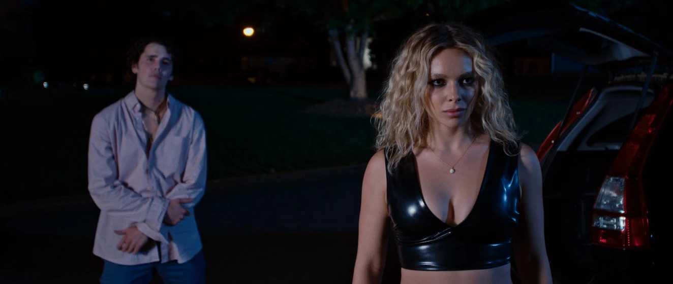 Bella Chadwick y Andrew Larkin en the-vampire-next-door