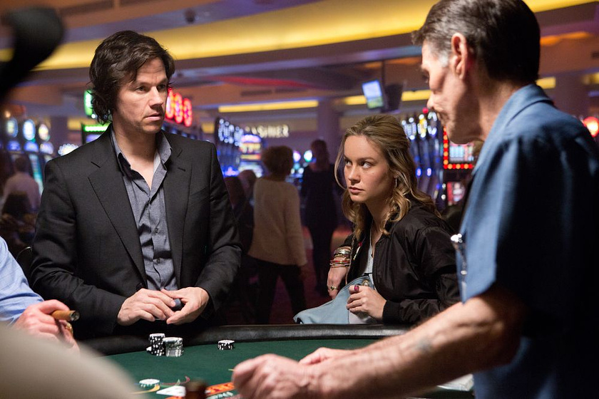 Mark Wahlberg y Brie Larson en El Jugador