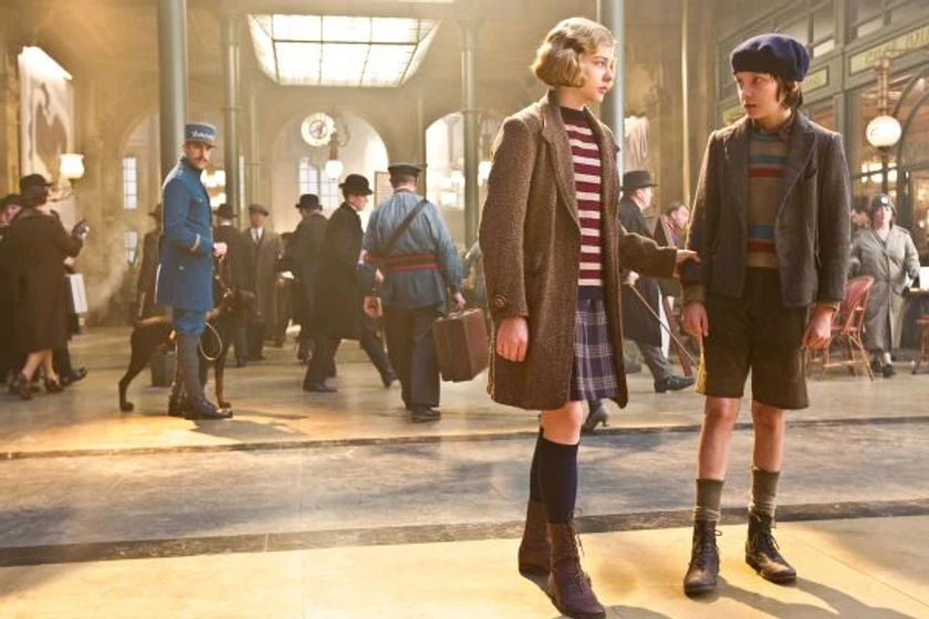 Chloë Grace Moretz y Asa Butterfield en la-invencion-de-hugo