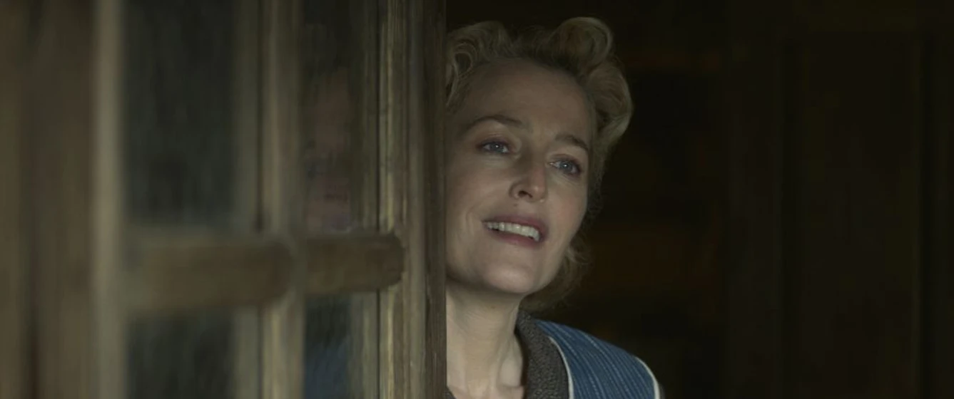 Gillian Anderson en alas-blancas