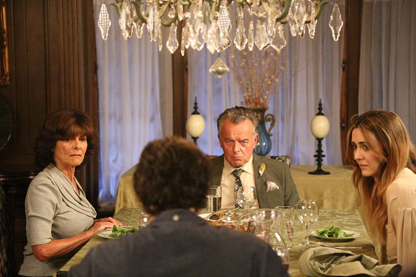 Adrienne Barbeau, Ray Wise y Jamie Clayton en The Chain