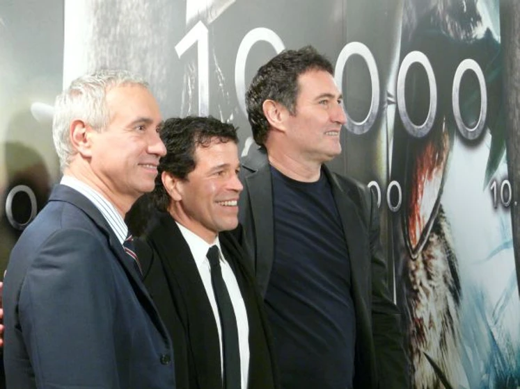 Mark Gordon, Harald Kloser y Roland Emmerich en 10-000 (Photocall Madrid (Febrero 2008))