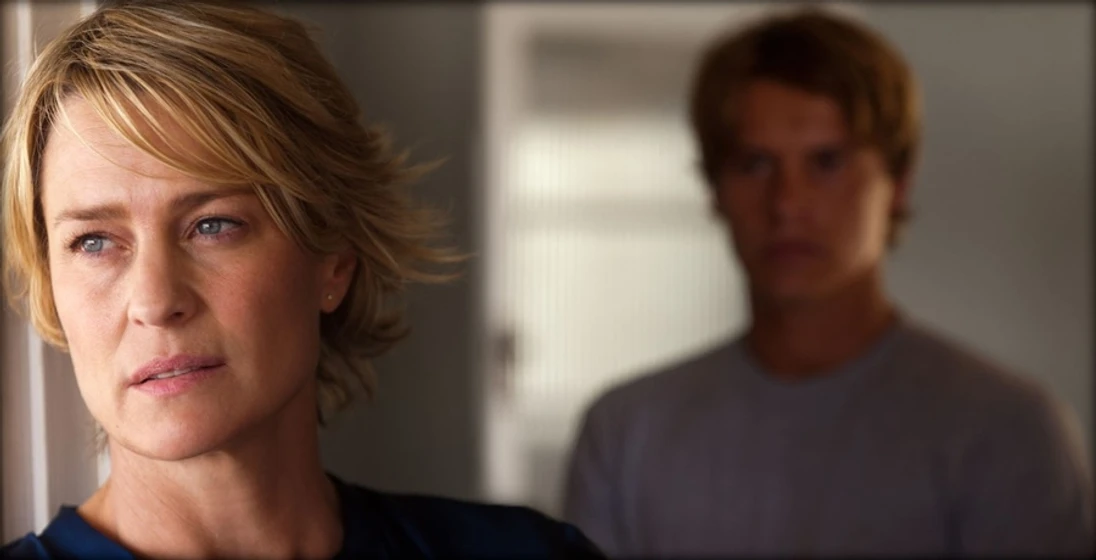 Robin Wright y Xavier Samuel en dos-madres-perfectas