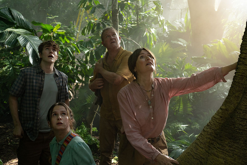 Hugh Bonneville, Emily Mortimer, Samuel Joslin y Madeleine Harris en Paddington: Aventura en la Selva