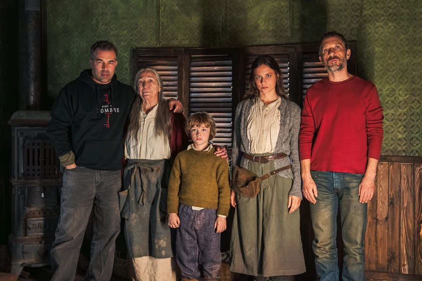 Michelle Jenner, Pablo Derqui, Luisa Gavasa y Hugo Stuven en El Nido (Rodaje)