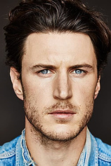 picture of actor Aaron Jakubenko